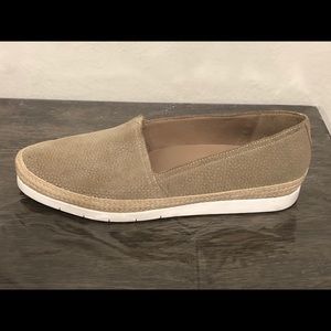 Donald Pliner Slip On Flats